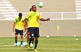 Imagens do treino do Amrica no Estdio Soares de Azevedo, em Muria