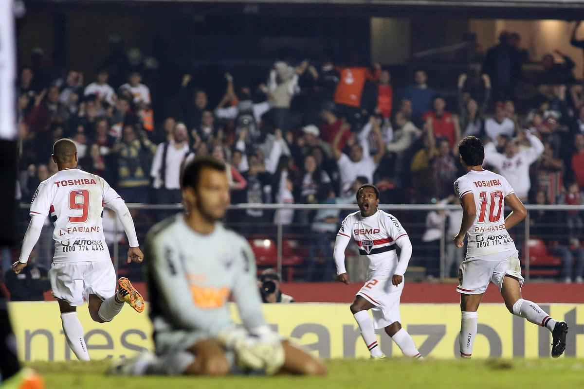 Fotos do jogo entre So Paulo e Atltico, no Morumbi, pela 9 rodada do Brasileiro