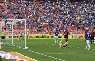 Cruzeiro goleou Flamengo por 3 a 0 no Parque do Sabi e mantm liderana do Brasileiro