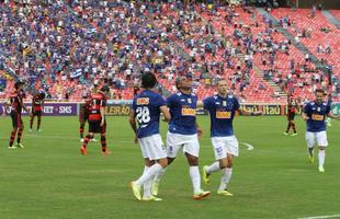 Cruzeiro goleou Flamengo por 3 a 0 no Parque do Sabi e mantm liderana do Brasileiro