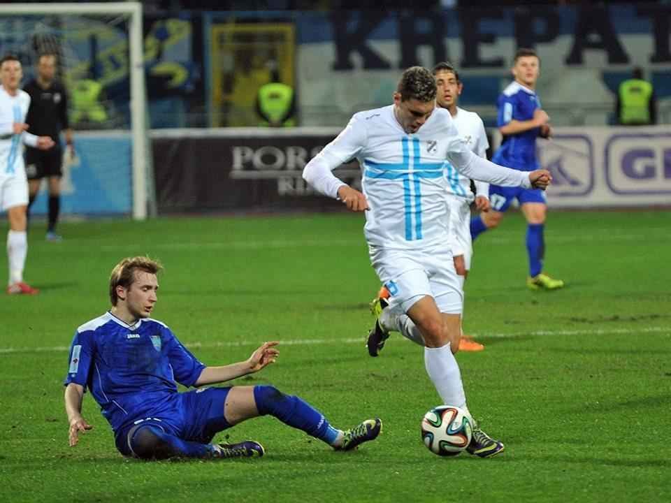 Em seis meses no futebol europeu, Moiss ganhou a Taa da Crocia com o HNK Rijeka; Verona, da Itlia, pode ser prximo clube do jogador