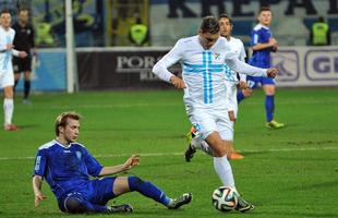 Em seis meses no futebol europeu, Moiss ganhou a Taa da Crocia com o HNK Rijeka; Verona, da Itlia, pode ser prximo clube do jogador