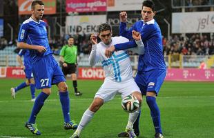 Em seis meses no futebol europeu, Moiss ganhou a Taa da Crocia com o HNK Rijeka; Verona, da Itlia, pode ser prximo clube do jogador