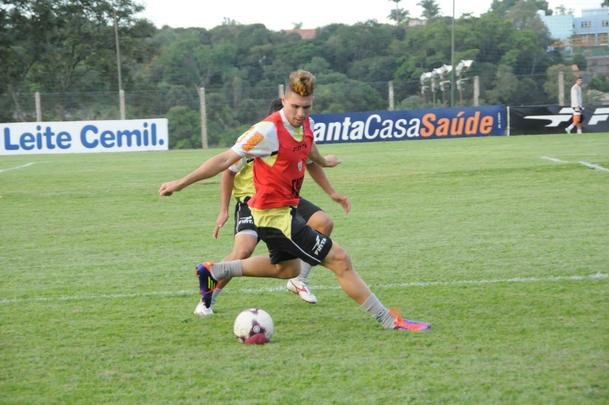 Moisés chegou ao América com idade de júnior, em 2006, e permaneceu até 2012