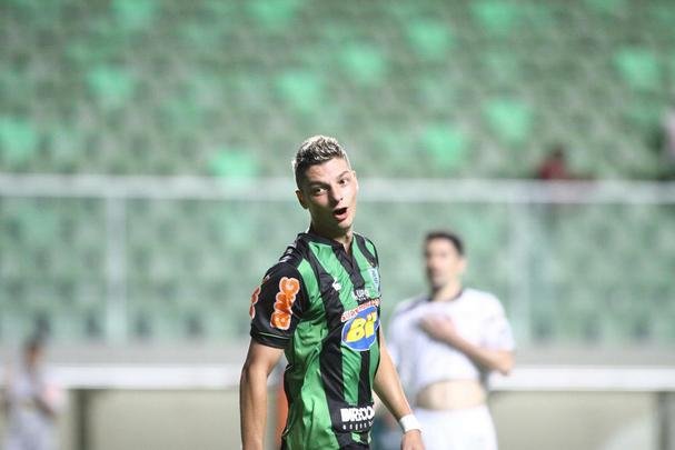 Andrei Girotto chegou ao Amrica em abril de 2013. Desde ento, ele disputou 55 partidas, fez sete gols e deu duas assistncias, alm de receber 24 cartes amarelos e um vermelho
