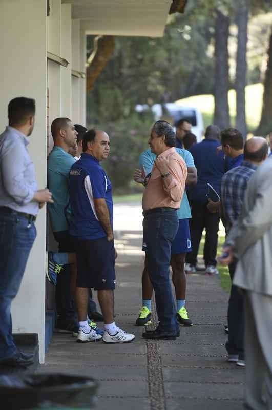 Aps duas semanas de folga, Cruzeiro retorna aos treinamentos com novidades