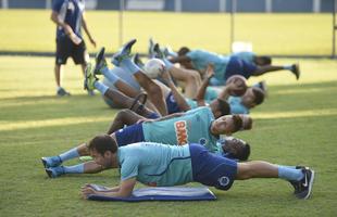 Aps duas semanas de folga, Cruzeiro retorna aos treinamentos com novidades