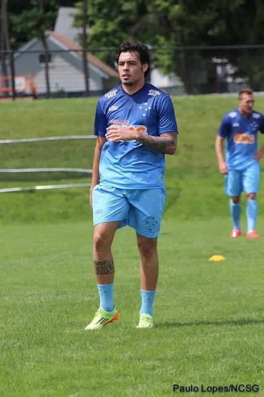 Uniforme de treino foi lanado em abril, junto com a camisa com o patch do Brasileiro, mas s comeou a ser utilizado nos Estados Unidos