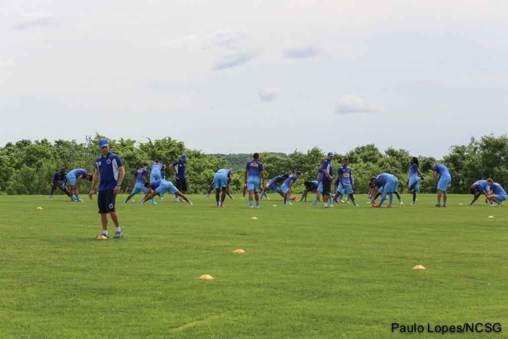 Uniforme de treino foi lanado em abril, junto com a camisa com o patch do Brasileiro, mas s comeou a ser utilizado nos Estados Unidos