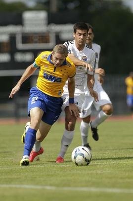 Gols do Cruzeiro foram marcados por Jlio Baptista, Manoel e Marlone (trs vezes)