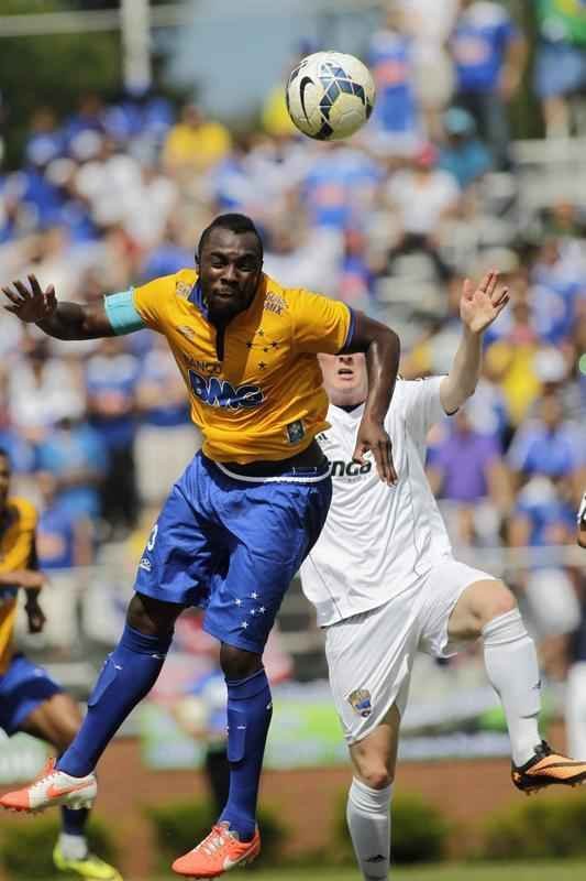 Gols do Cruzeiro foram marcados por Jlio Baptista, Manoel e Marlone (trs vezes)