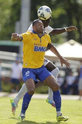 Gols do Cruzeiro foram marcados por Jlio Baptista, Manoel e Marlone (trs vezes)