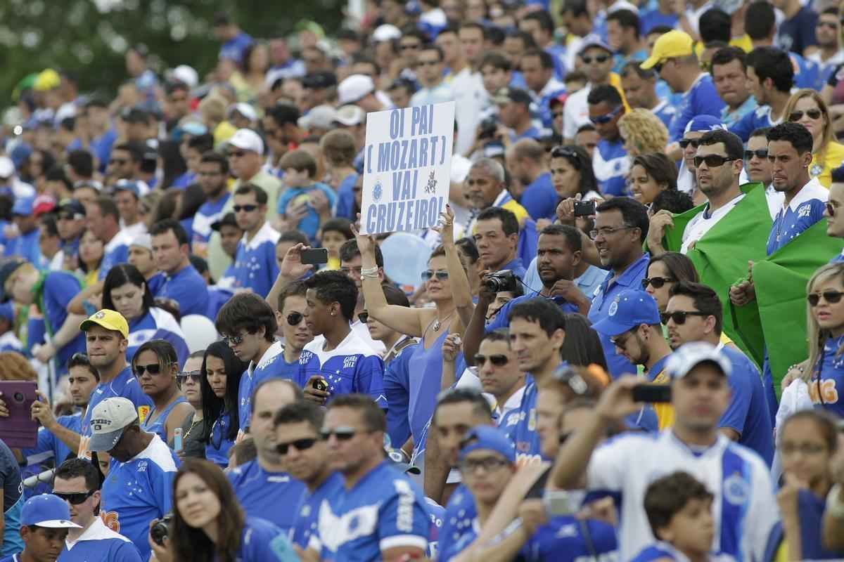 Gols do Cruzeiro foram marcados por Jlio Baptista, Manoel e Marlone (trs vezes)