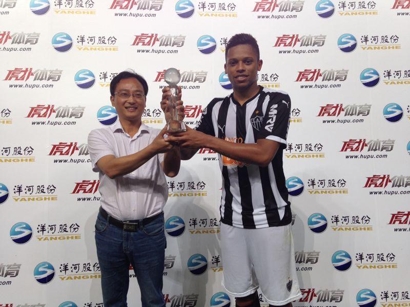 Andr foi o destaque do jogo, com quatro gols marcados