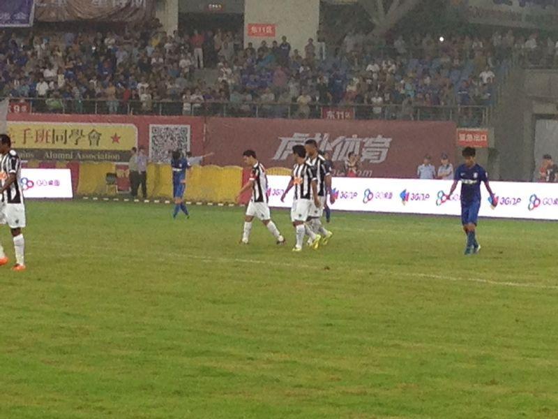 Andr foi o destaque do jogo, com quatro gols marcados