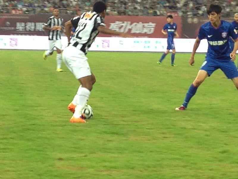 Andr foi o destaque do jogo, com quatro gols marcados