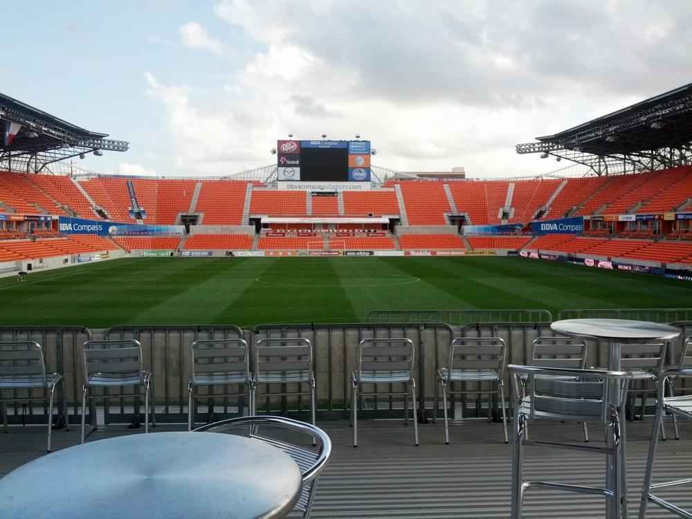 Estdio BBVA Compass pertence ao Houston Dynamo, time de futebol dos Estados Unidos, e conta com camarotes luxuosos