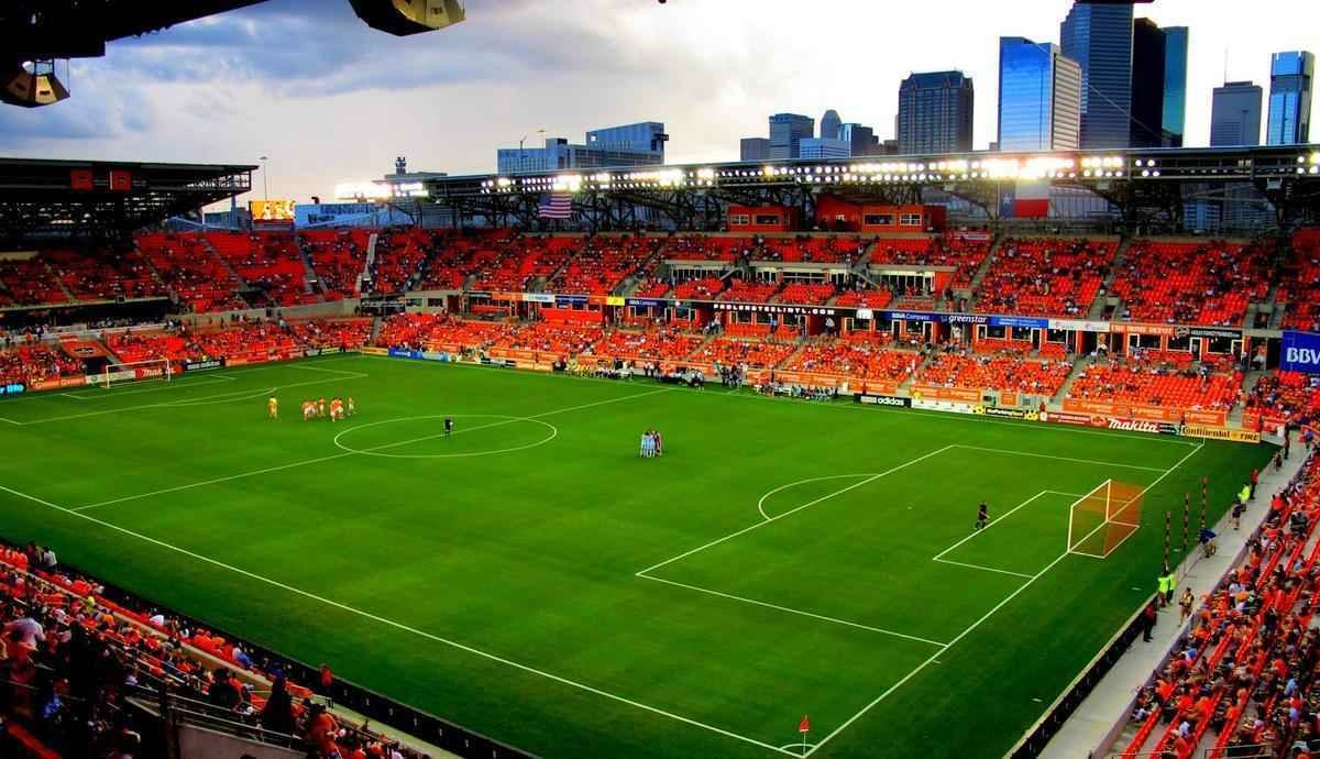 Estdio BBVA Compass pertence ao Houston Dynamo, time de futebol dos Estados Unidos, e conta com camarotes luxuosos