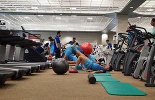 Nesta segunda-feira pela manh, o elenco do Cruzeiro realizou um treino fsico na academia do hotel onde o clube est hospedado, em Houston, Estados Unidos. O clube se prepara para o quarto amistoso da intertemporada na Amrica do Norte. A partida ser contra o Tigres, do Mxico, na quinta-feira, s 22h (de Braslia), no BBVA Compass Stadium, em Houston. A equipe encerra a maratona no domingo, contra o Chivas Guadalajara, em El Paso. O retorno ao Brasil est previsto para tera-feira, 8 de julho.