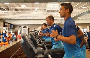 Nesta segunda-feira pela manh, o elenco do Cruzeiro realizou um treino fsico na academia do hotel onde o clube est hospedado, em Houston, Estados Unidos. O clube se prepara para o quarto amistoso da intertemporada na Amrica do Norte. A partida ser contra o Tigres, do Mxico, na quinta-feira, s 22h (de Braslia), no BBVA Compass Stadium, em Houston. A equipe encerra a maratona no domingo, contra o Chivas Guadalajara, em El Paso. O retorno ao Brasil est previsto para tera-feira, 8 de julho.