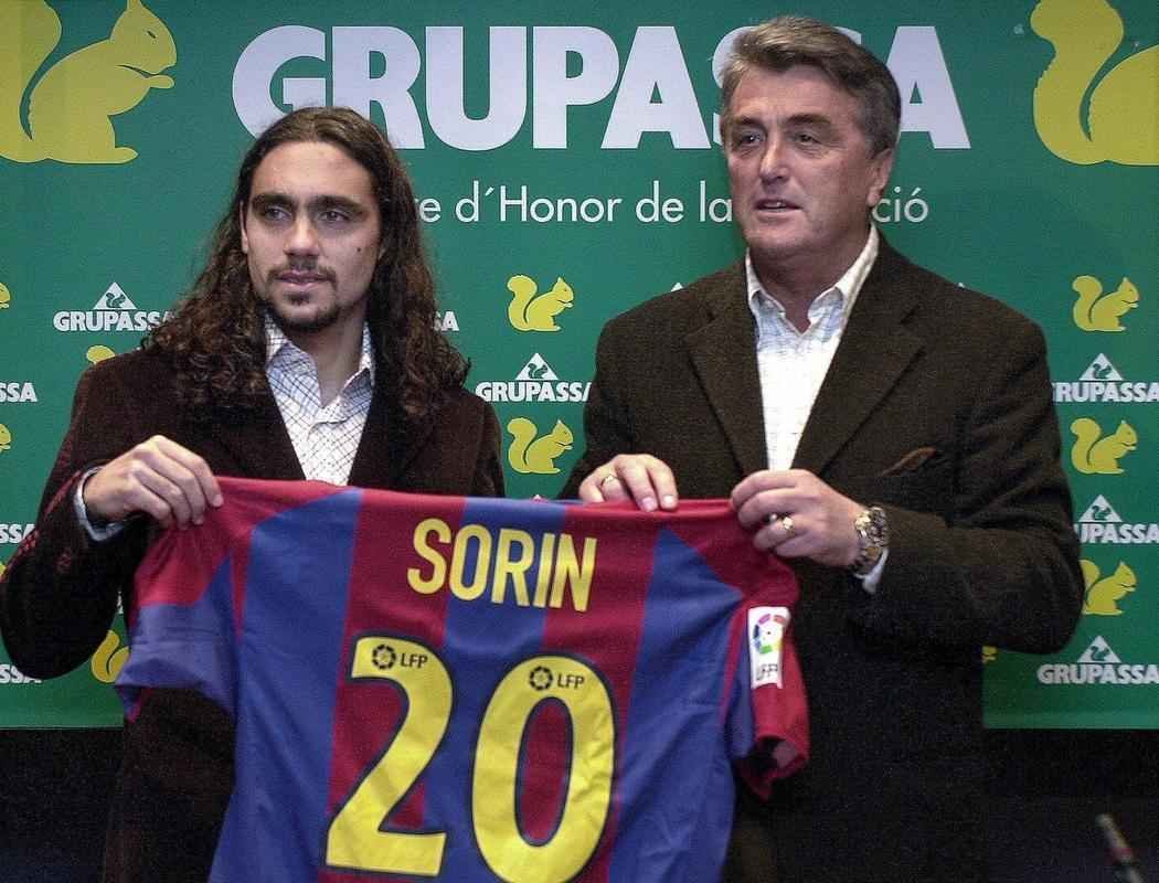 Sorn foi vendido  Lazio em 2002 por 9 milhes de euros. Porm, o negcio acabou desfeito, pois o clube italiano s pagou a primeira parcela do negcio, de 1 milho, que valeu como emprstimo, pois o Cruzeiro j no tinha condies de bancar seu salrio. Depois, o lateral foi emprestado ao Barcelona por US$ 650 mil e, posteriormente, ao PSG, por US$ 350 mil. Em 2004, Sorn voltou ao Cruzeiro mas logo foi negociado em definitivo com o Villarreal por US$ 1,9 milho.