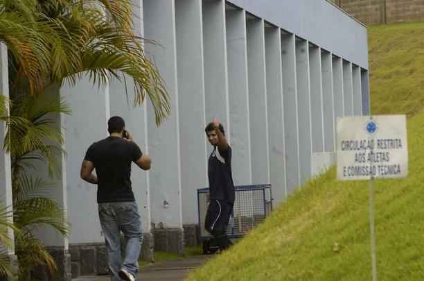 Em janeiro de 2009, o Cruzeiro acertou a venda de Guilherme ao Dínamo de Kiev por 5 milhões de euros. O clube celeste ainda recebeu 100% do atacante Kléber, que na época estava avaliado em 4 milhões de euros. No ano seguinte, a diretoria azul vendeu 50% do passe do Gladiador para o Palmeiras por 3 milhões de euros e ainda permaneceu com 50% dos direitos econômicos dele.