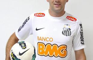 Em 2013, o Cruzeiro vendeu Montillo ao Santos por 10 milhes de euros e ficou com 6 milhes, referentes aos 60% aos quais tinha direito.