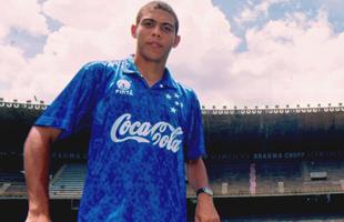 Em 1994, Ronaldo foi vendido aos 17 anos ao PSV da Holanda, por US$ 6 milhes. Na poca, foi o maior valor pago a um jogador brasileiro negociado para o exterior. Dois anos depois, o Fenmeno foi vendido ao Barcelona por US$ 20 milhes e ficou no torcedor cruzeirense a sensao de que ele poderia ter rendido mais dinheiro ao Cruzeiro