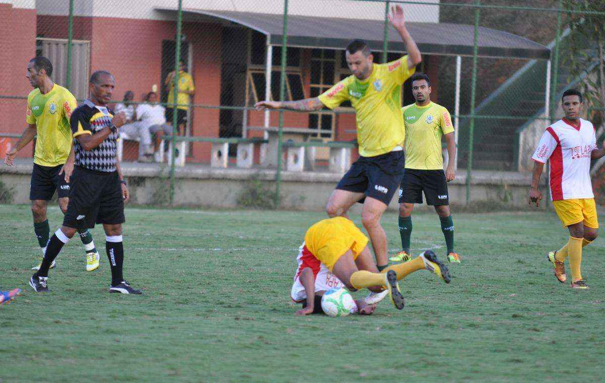 Amrica goleou o Siderrgica no CT Lanna Drumond; Mancini, Jnior Nego e Rubens marcaram os gols da vitria por 3 a 0