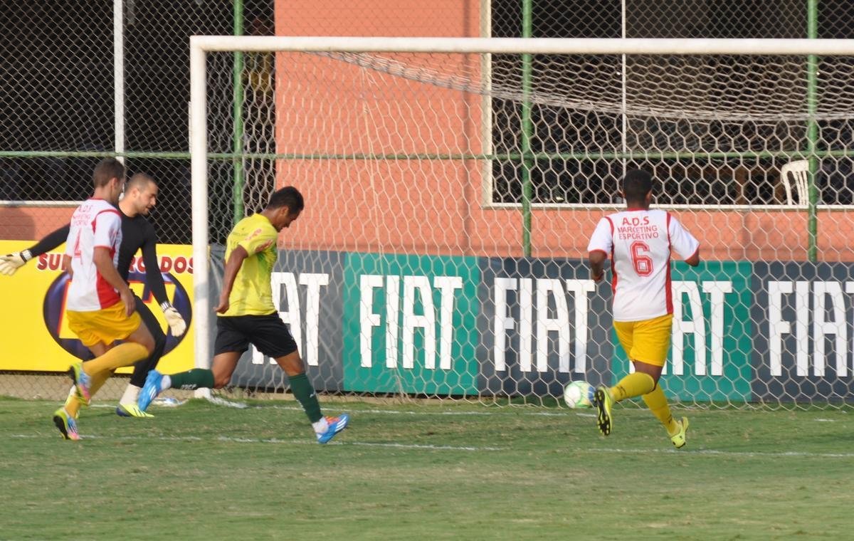 Amrica goleou o Siderrgica no CT Lanna Drumond; Mancini, Jnior Nego e Rubens marcaram os gols da vitria por 3 a 0