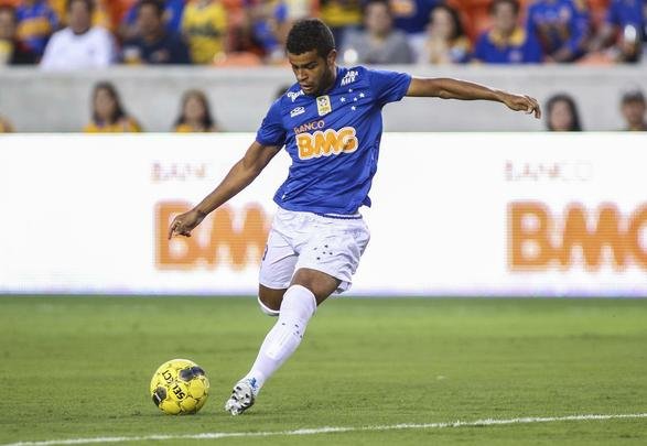 Com dois gols de Ricardo Goulart, Cruzeiro derrotou o Tigres do México, em Houston