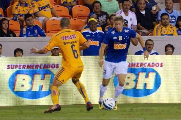 Com dois gols de Ricardo Goulart, Cruzeiro derrotou o Tigres do México, em Houston