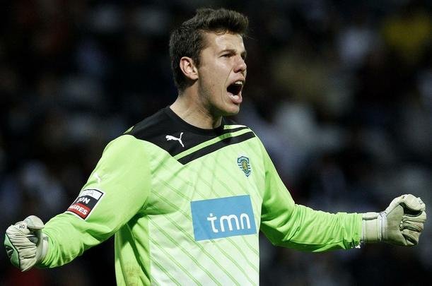 Marcelo Boeck - revelado no Internacional, o goleiro de 29 anos atuou com a camisa do Martimo entre 2007 e 2011. Suas boas atuaes despertaram o interesse do Sporting, que o contratou para ser reserva de Rui Patrcio, que tambm joga pela Seleo de Portugal.