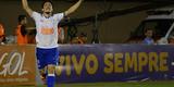 Em 11 de setembro, Willian deslanchou de vez com a camisa do Cruzeiro e foi decisivo. Ele marcou os dois gols da virada cruzeirense sobre o Gois, no Serra Dourada, por 2 a 1.