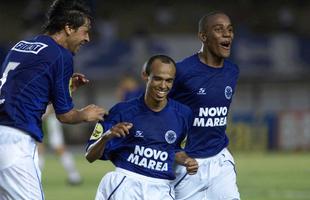 Maior campeo da histria do Cruzeiro, com 15 ttulos, o volante Ricardinho defendeu o clube entre 1994 e 2002 e marcou 46 gols em 436 partidas