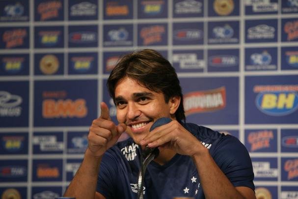 Treino do Cruzeiro nesta quinta-feira teve novidades no time e no visual dos atletas