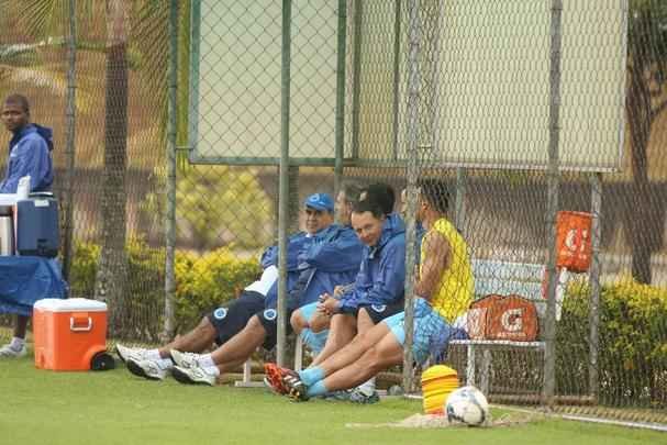 Debaixo de chuva, time realizou treinamento recreativo na Toca da Raposa II