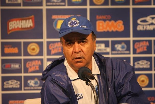 Debaixo de chuva, time realizou treinamento recreativo na Toca da Raposa II