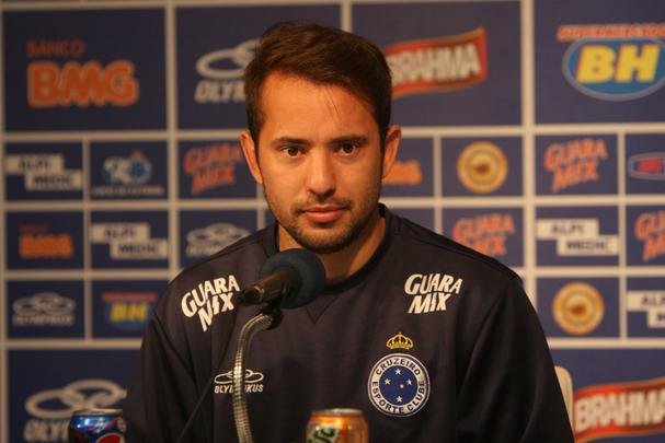 Debaixo de chuva, time realizou treinamento recreativo na Toca da Raposa II