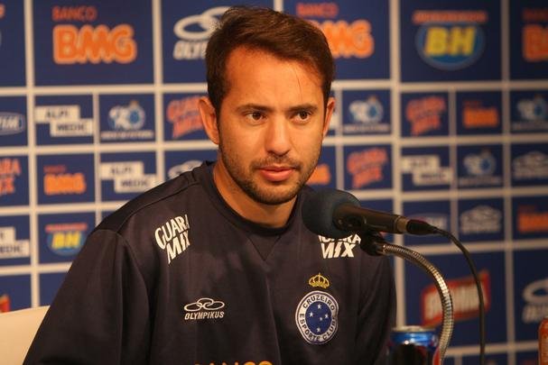 Debaixo de chuva, time realizou treinamento recreativo na Toca da Raposa II