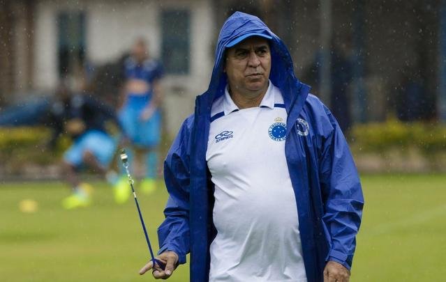 Debaixo de chuva, time realizou treinamento recreativo na Toca da Raposa II