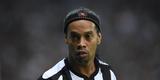 Ronaldinho pode ter feito, contra o Lans, na despedida da Recopa, o seu ltimo jogo pelo Atltico