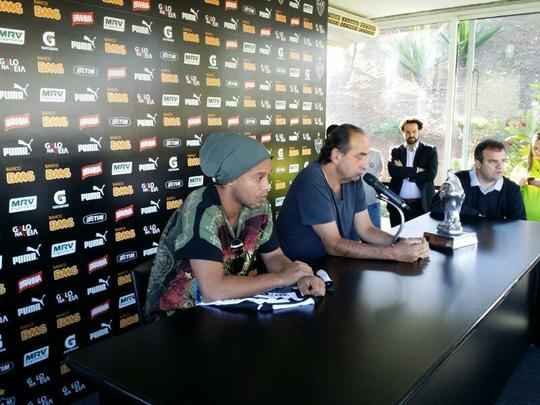 Ronaldinho Gaúcho se despede do Atlético em entrevista coletiva