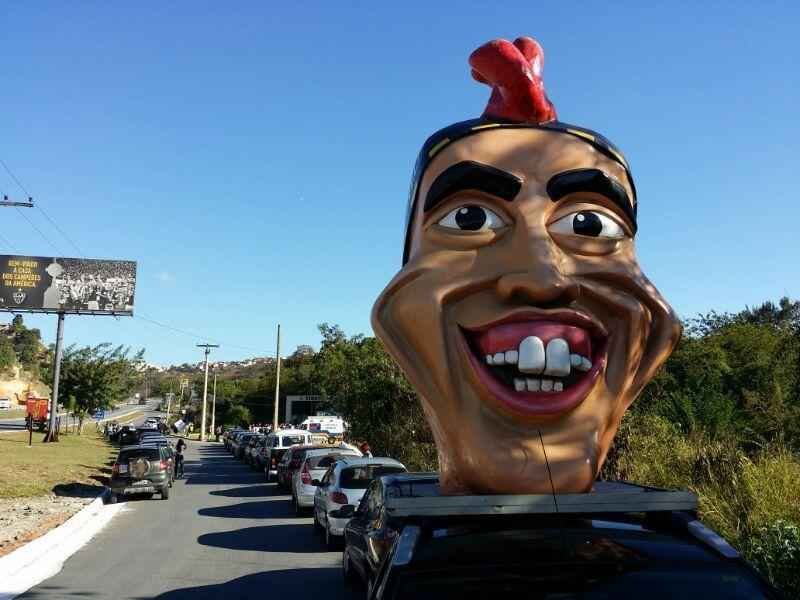 Torcedores se mobilizaram para ir  Cidade do Galo e tentar ver R10 na despedida