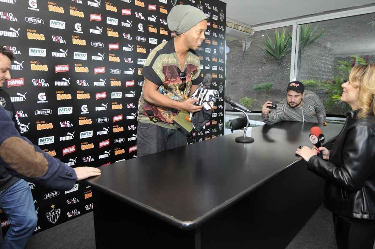 Ronaldinho Gacho se despede do Atltico em entrevista coletiva