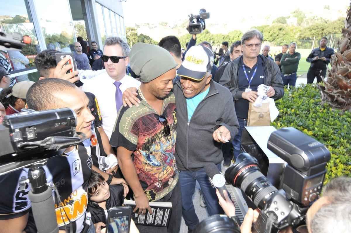 Ronaldinho Gacho se despede do Atltico em entrevista coletiva