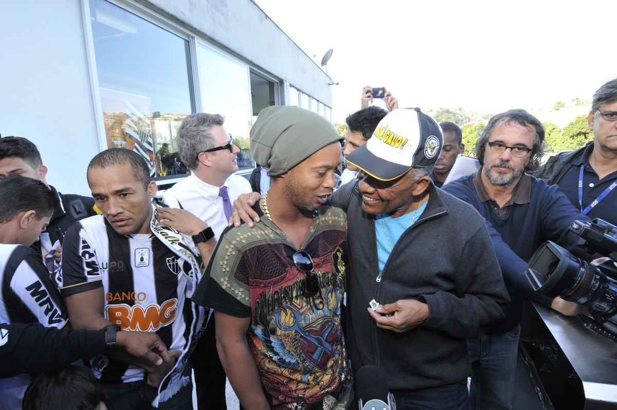 Ronaldinho Gacho se despede do Atltico em entrevista coletiva