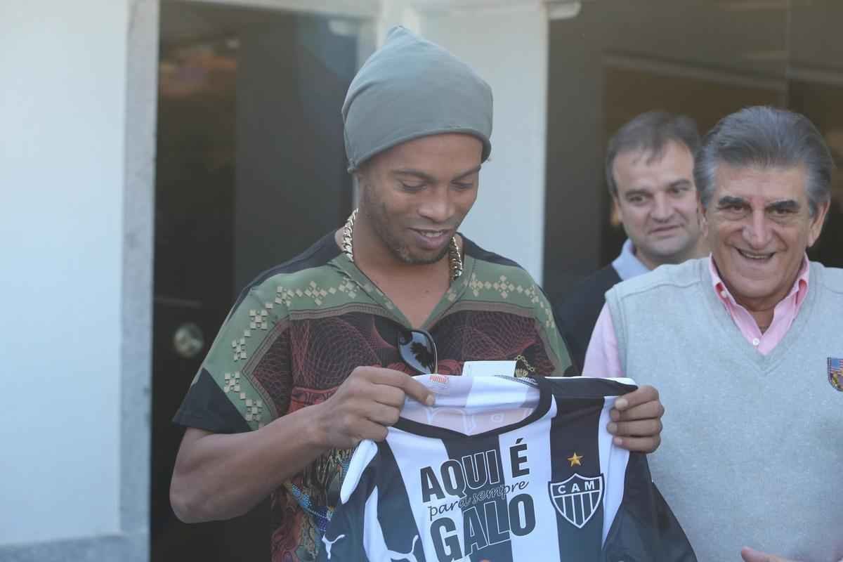 Ronaldinho Gacho se despede do Atltico em entrevista coletiva