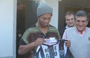 Ronaldinho Gacho se despede do Atltico em entrevista coletiva