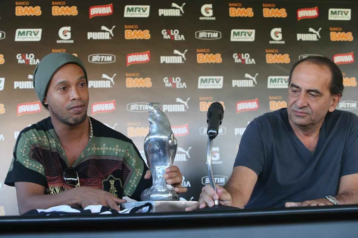 Ronaldinho Gacho se despede do Atltico em entrevista coletiva